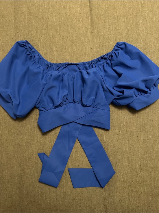 Tops - Off-Shoulder Puff Sleeve Crop Top in Royal Blue